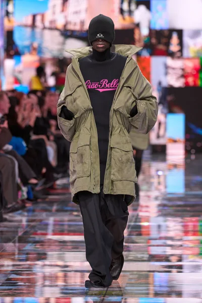 Look 49